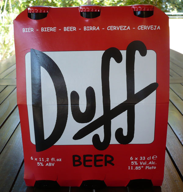 Vista anteriore della scatola da 6 della birra Duff